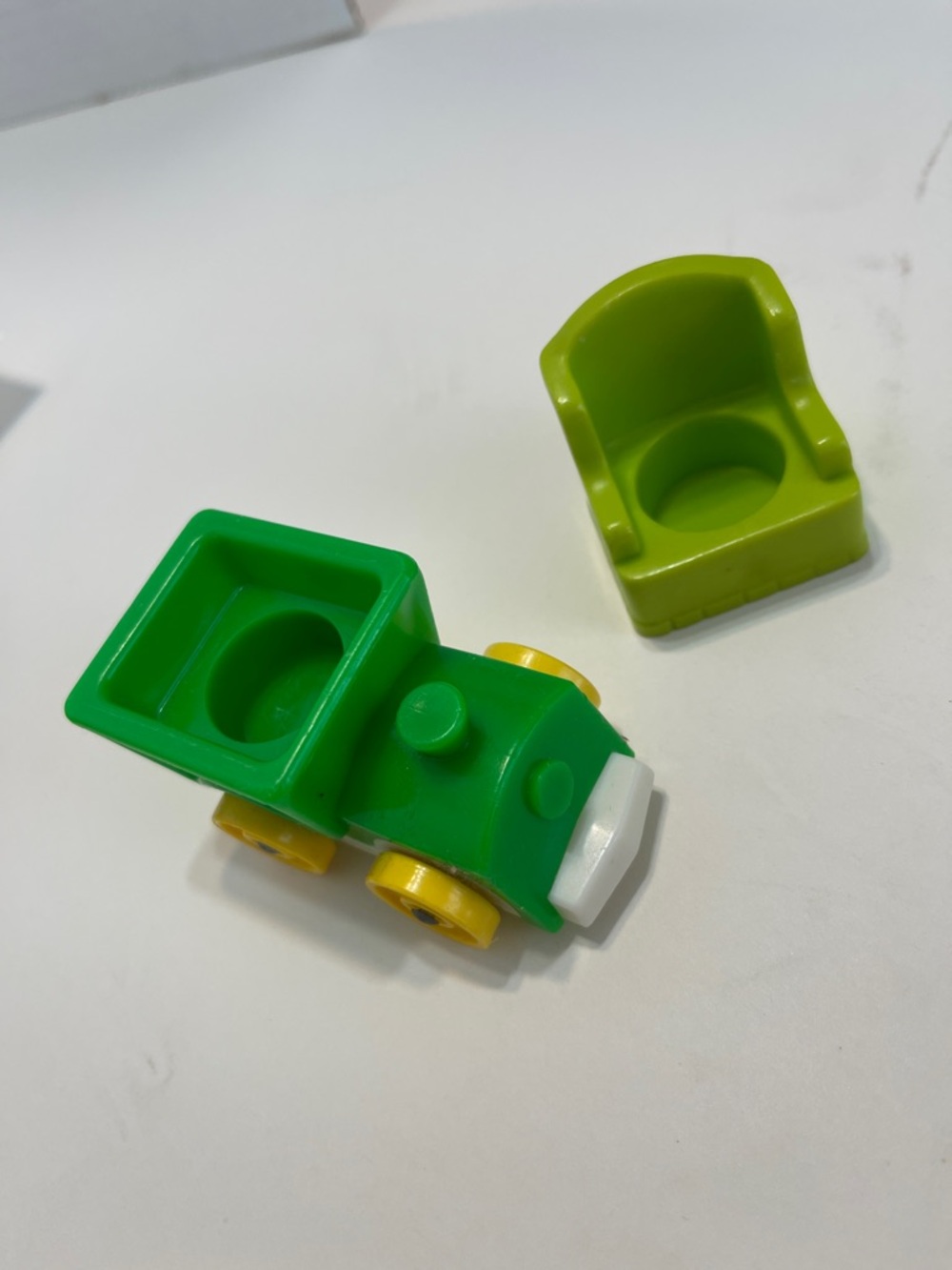 Vintage Fisher Price Little People Furniture Nursery Baby Crib Chair Tricycle - Picture 14 of 15